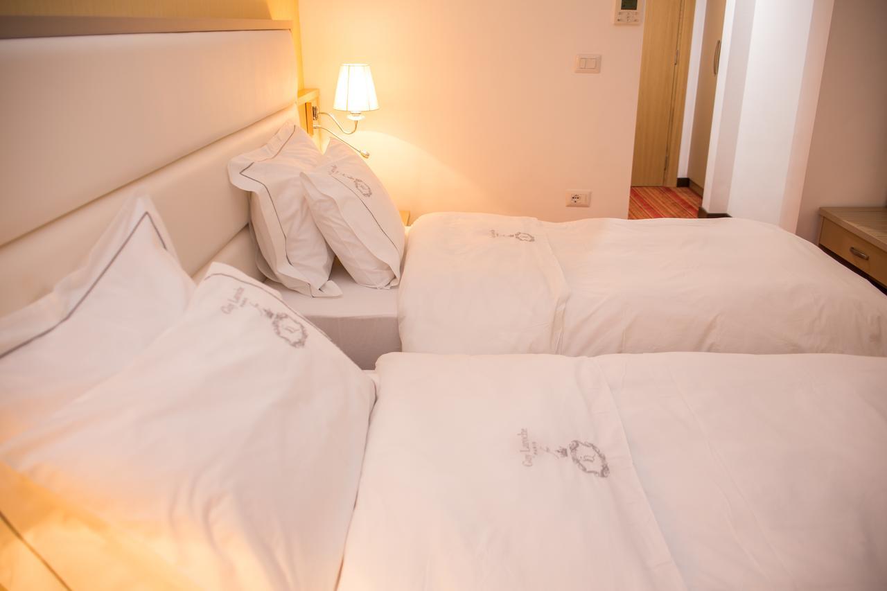 Santa Quaranta Premium Resort Sarandë Exterior foto