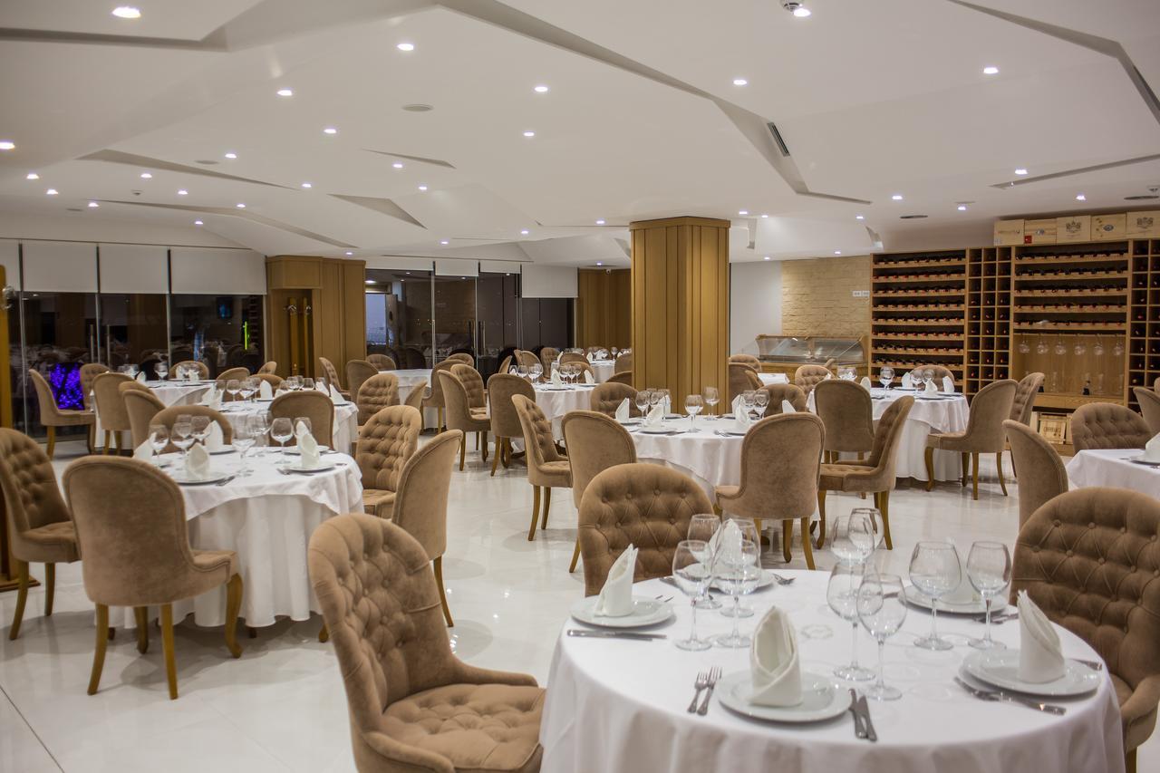 Santa Quaranta Premium Resort Sarandë Exterior foto