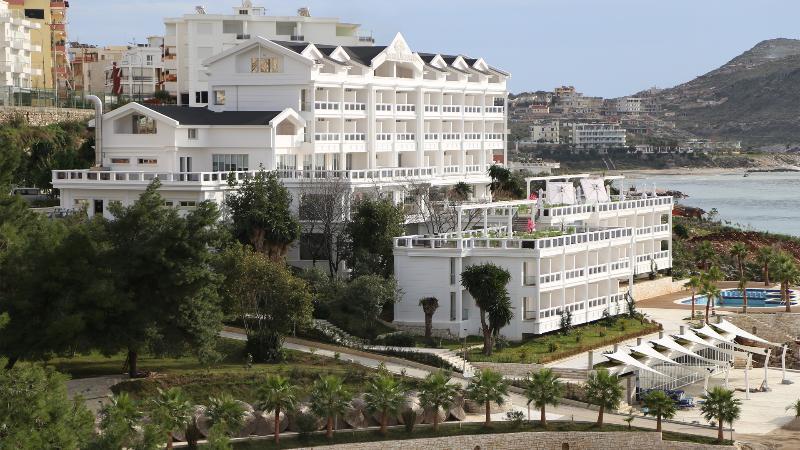 Santa Quaranta Premium Resort Sarandë Exterior foto