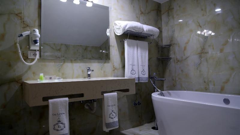 Santa Quaranta Premium Resort Sarandë Exterior foto